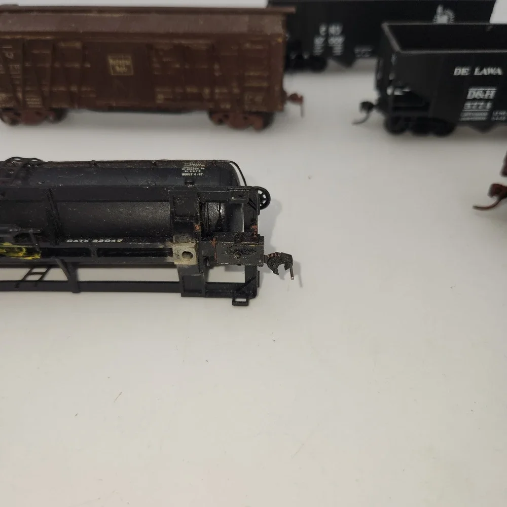 Vintage HO Scale Model Train Rolling Stock 5 Lot Pennsylvania Burlington Philgas